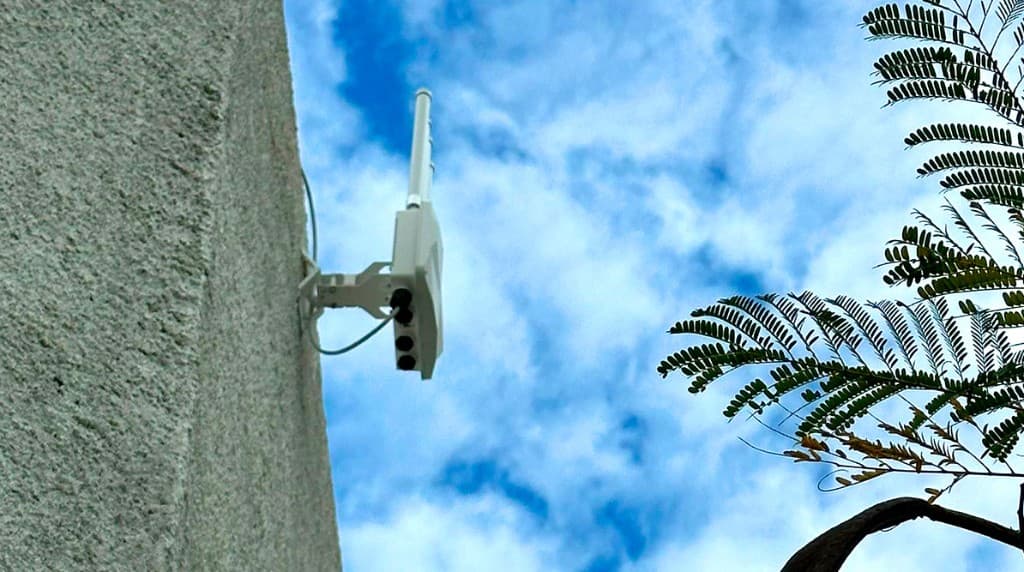 Punto de acceso de exterior instalado en el complejo hotelero Meliá del Caribe